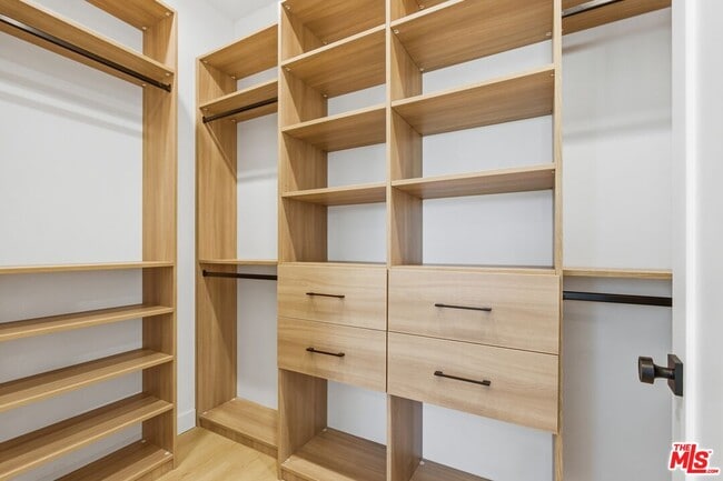 Building Photo - 2837 Redondo Blvd