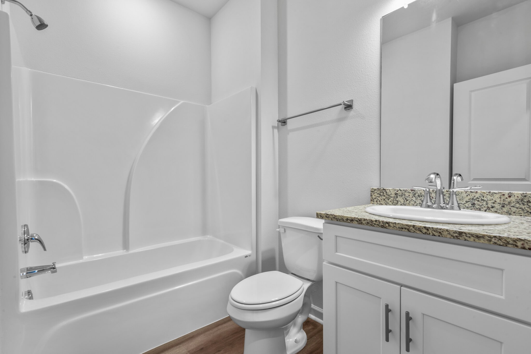 Hall Bath - 20963 Oregon St