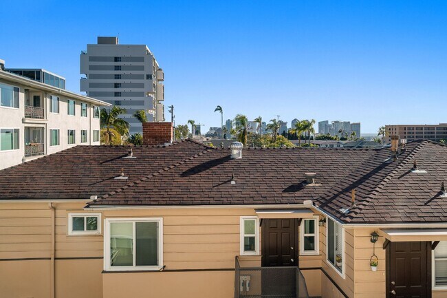 Building Photo - Stunning Remodeled Condo with Views in Banker's Hill