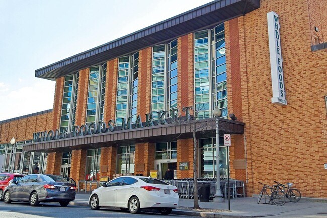 Building Photo - 1 Scott Cir NW