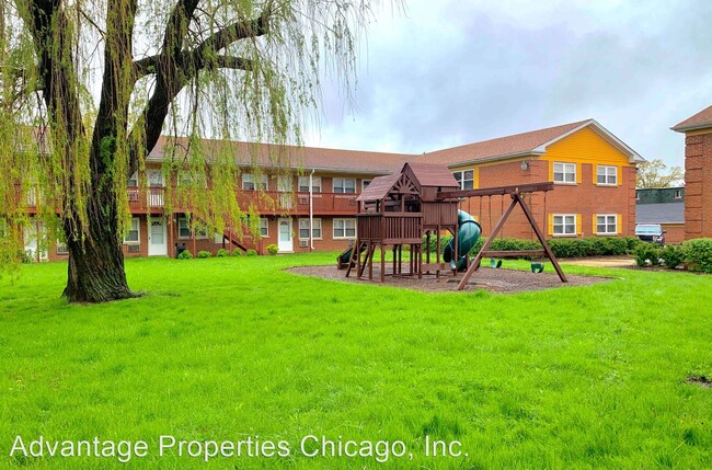 Building Photo - 410-440 W Palatine Rd