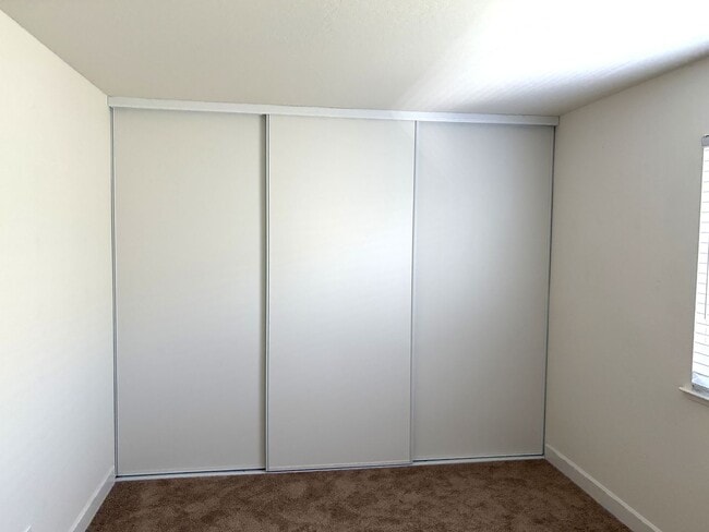 Building Photo - 1732 Noranda Dr