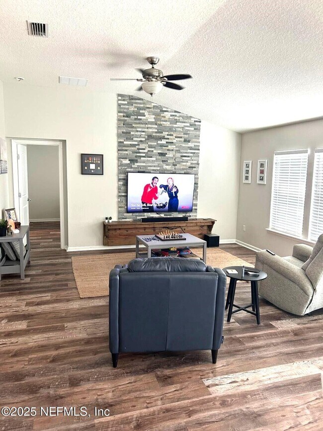 Building Photo - 14808 Durbin Cove Way