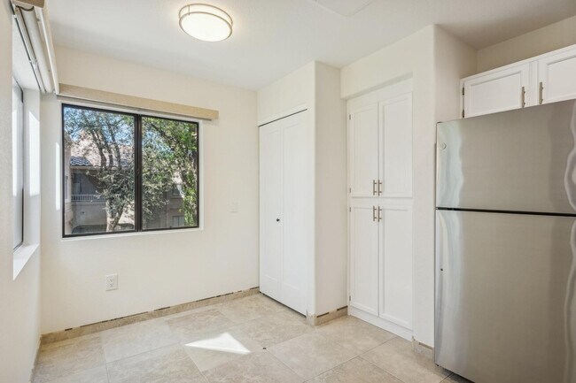 Building Photo - 15050 N Thompson Peak Pkwy