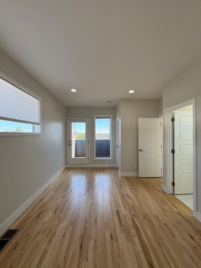 Building Photo - 3303 Navajo St