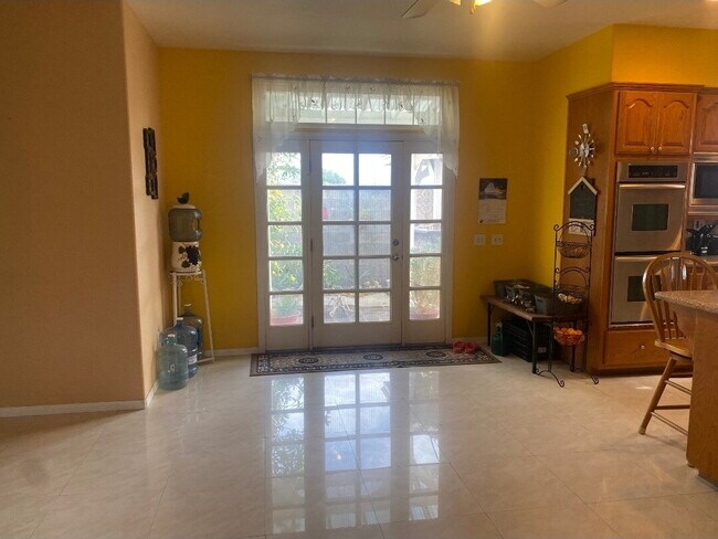 Building Photo - "Modern 5-Bedroom Sanctuary with 3 Baths and 4,353 Sq Ft of Comfort in San Bernardino!"