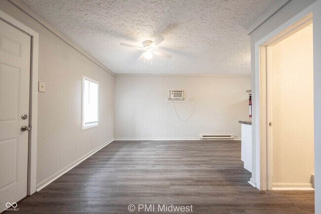 Building Photo - 2142 W US Hwy 40