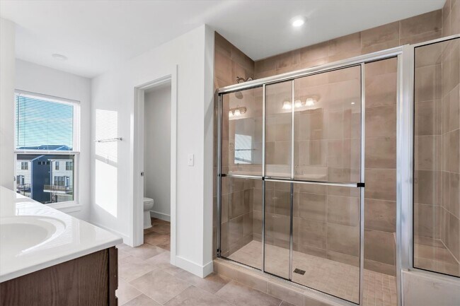 Building Photo - 304 Indigo Ct