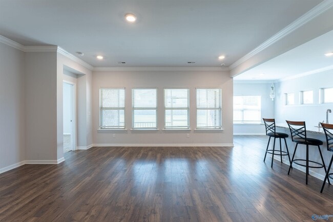 Building Photo - 22654 Regent Dr
