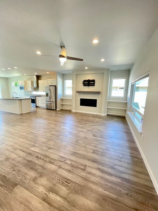 Building Photo - Flexible Living in North Ellensburg