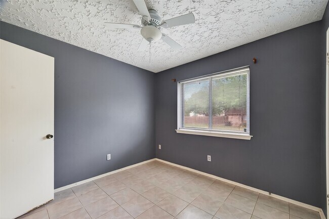 Building Photo - 319 Richvale Ln