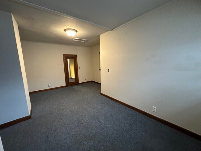 Building Photo - 101 S Buchanan St