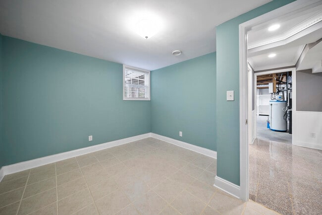 Building Photo - 253 Valley Ridge Dr