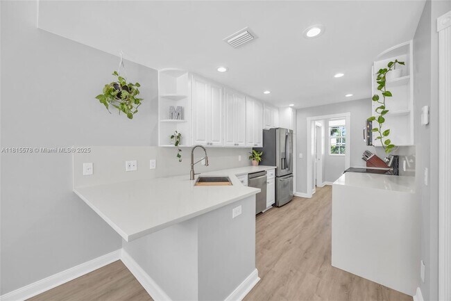 Building Photo - 418 Capistrano Dr