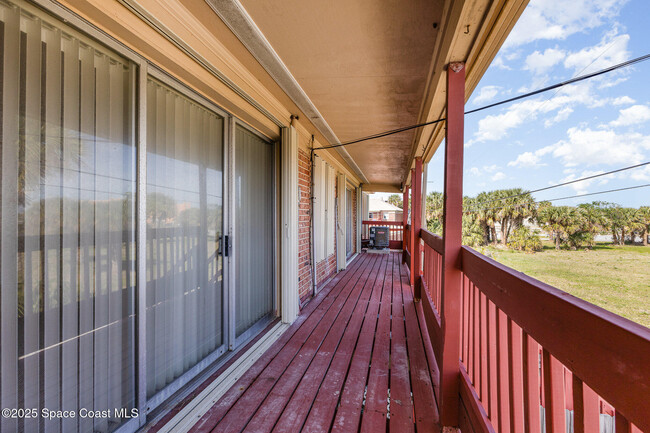 Building Photo - 105 E Colonial Ct