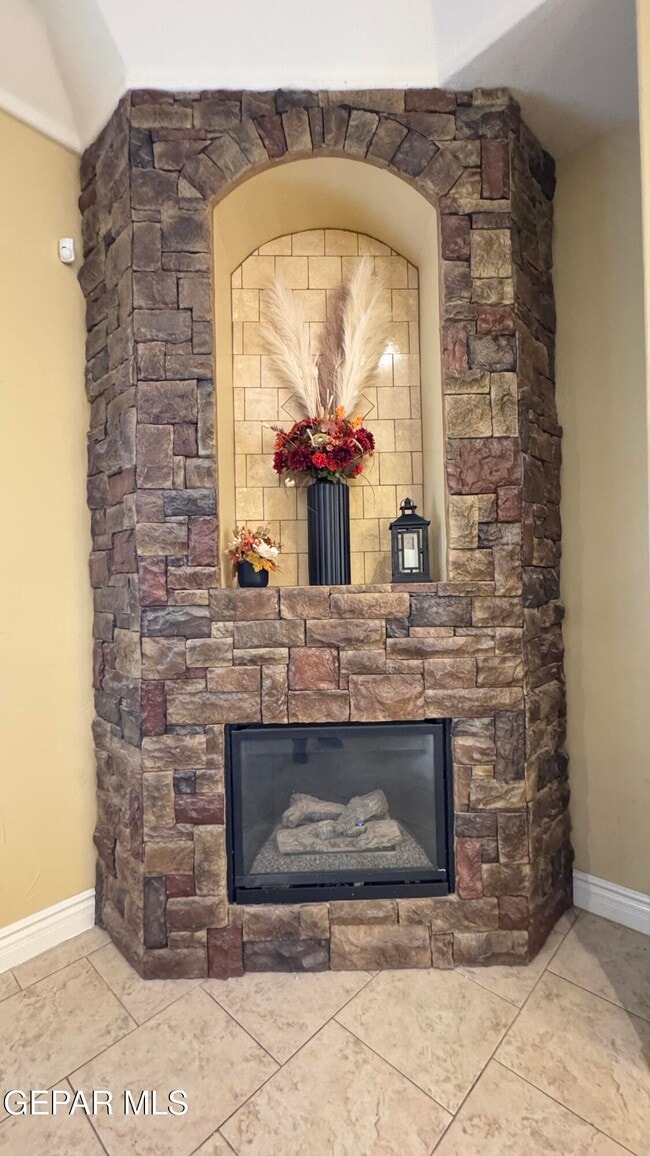 Building Photo - 7381 Black Mesa Dr