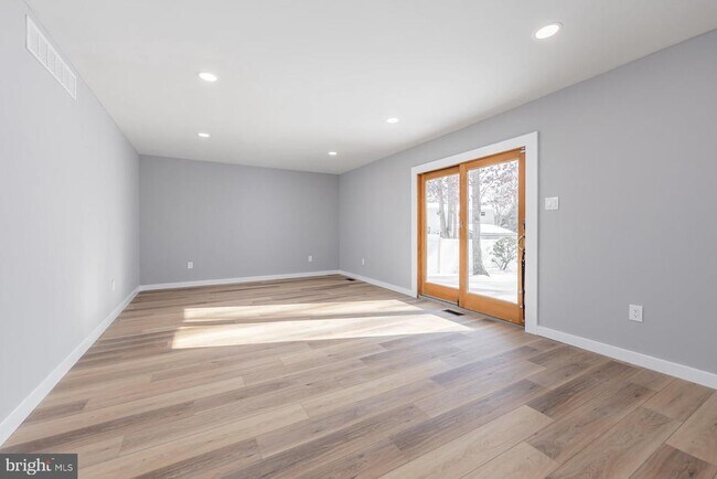 Building Photo - 44 Cranford Rd