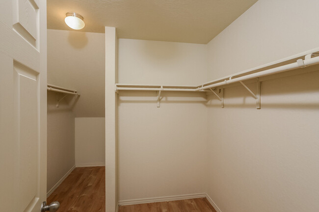 Building Photo - 10607 Goose Way