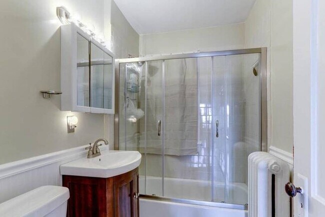 Building Photo - 720 Fairmont St NW