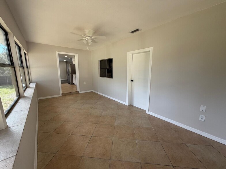 Building Photo - 575 Lake McCoy Dr