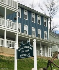 Building Photo - 144 Lakeside Dr W