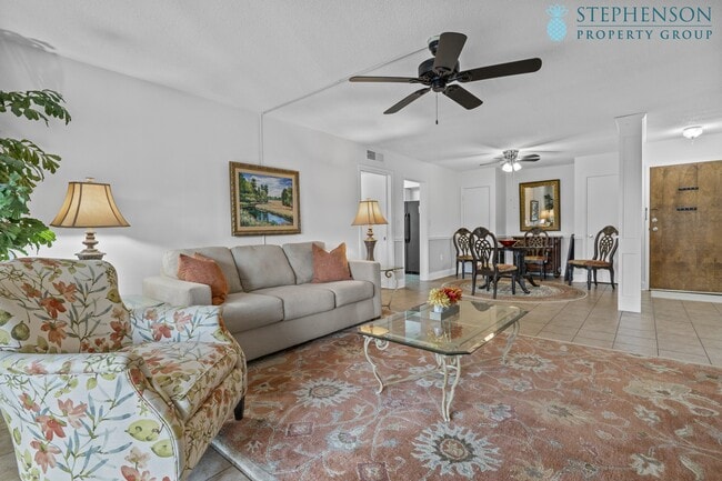 Building Photo - 1825 St Julian Pl