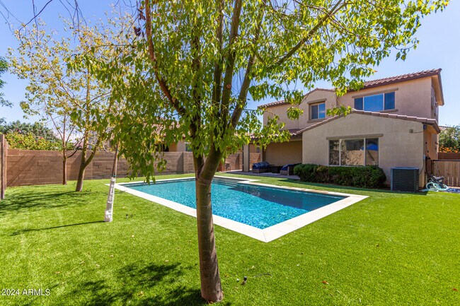 Building Photo - 5429 S Luiseno Blvd