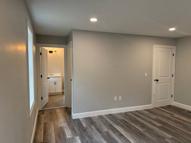Building Photo - 19 Kashmirs Way