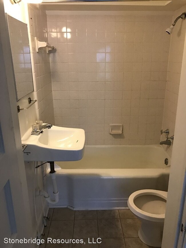 Building Photo - 108 S Park Dr