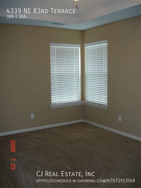 Building Photo - 4339 NE 83rd Terrace