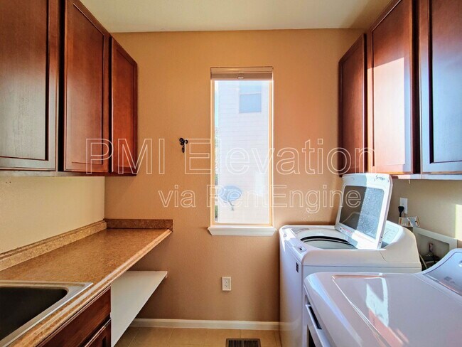 Building Photo - 21473 E Idyllwilde Dr