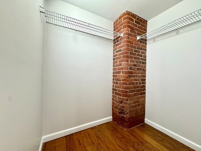 Building Photo - 4 Bishop St