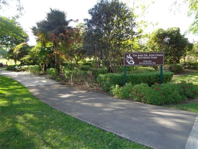 Building Photo - 2060 SE 14th St