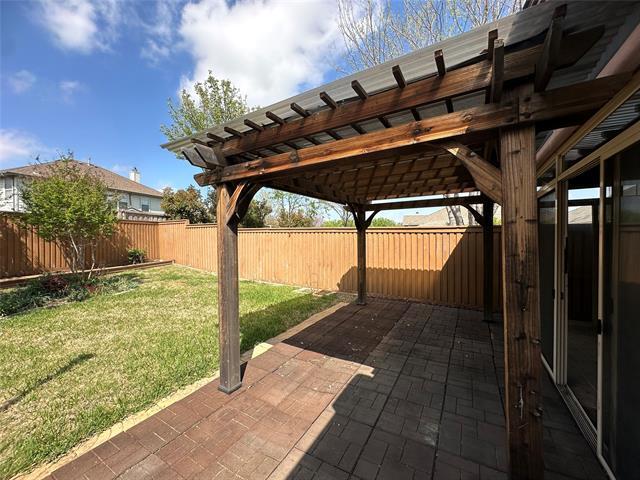 Building Photo - 809 Essex Dr