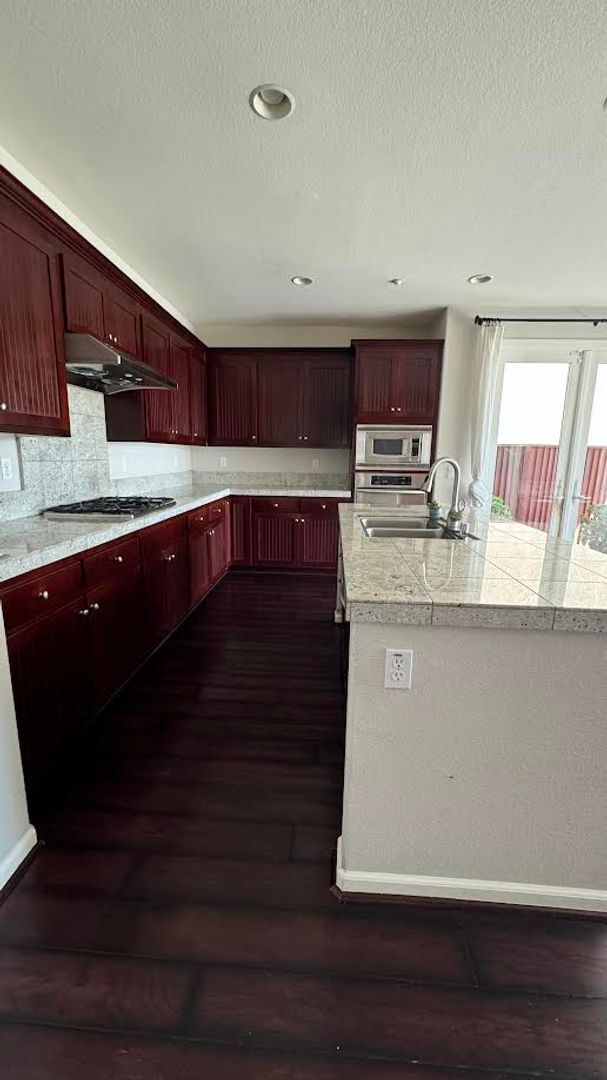 Building Photo - 123 Hearthstone Dr