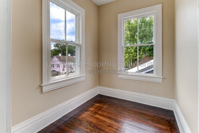 Building Photo - 108 N 8th St