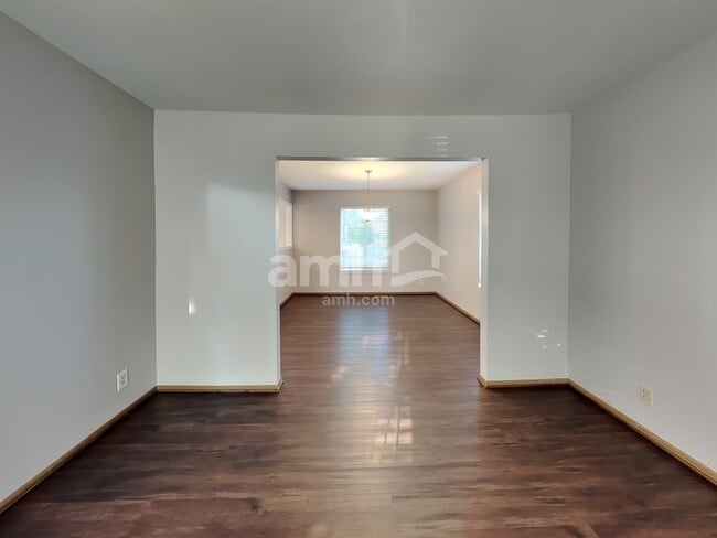 Building Photo - 20947 Barrington Ln