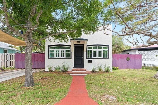 Building Photo - 221 N Ocean Breeze