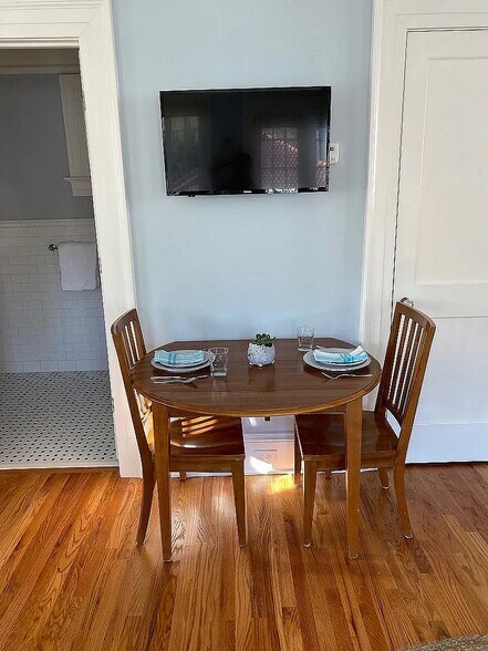 Building Photo - 52 Westminster Dr NE