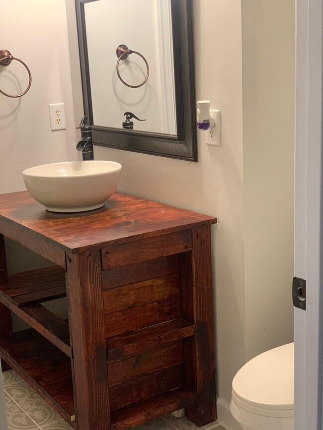 Building Photo - 15012 State Hwy 96