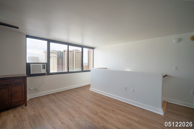 Building Photo - The Windsor, 1bd, 1.5ba, 1prking, Must See, Avail today!