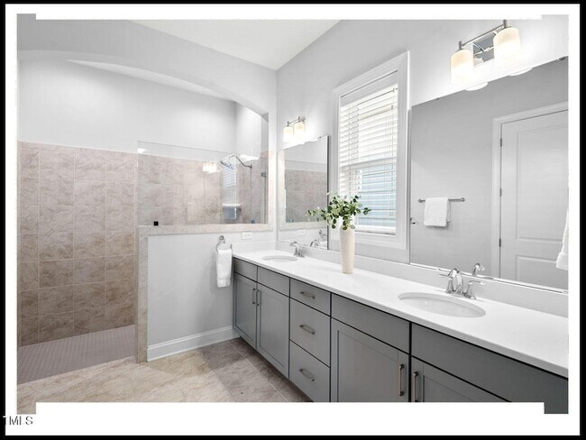 Building Photo - 153 Abercorn Cir