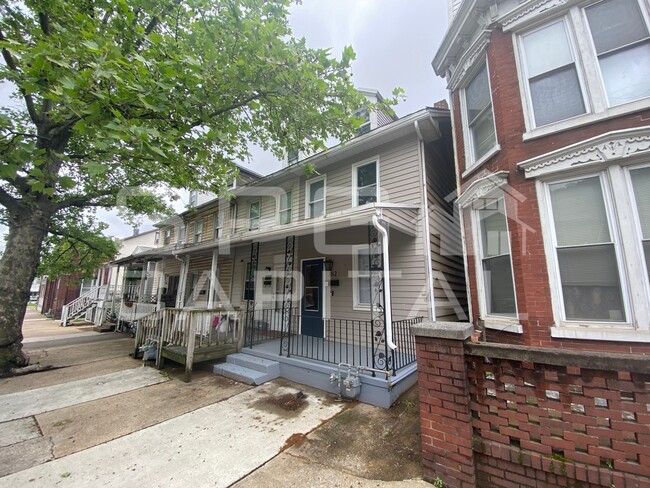 Primary Photo - 382 S 2nd St