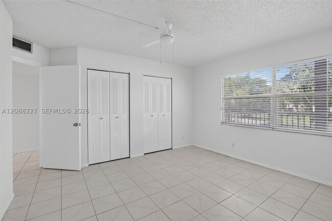 Building Photo - 1200 SW 125th Ave