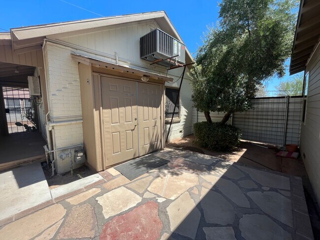 Building Photo - One Bedroom Single Family Home - Garfield District - First Month Free!