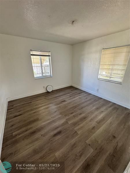 Building Photo - 1120 SW 31st St