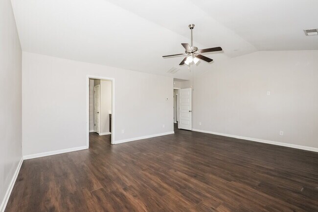 Building Photo - 560 Sedona Loop