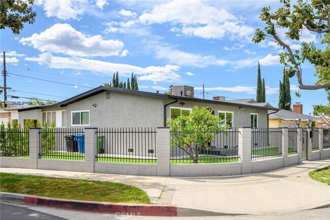 Building Photo - 13950 Stagg St