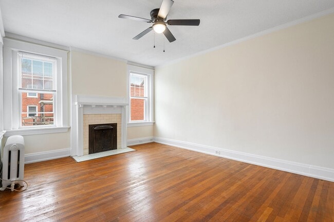 Building Photo - SPACIOUS 3 BEDROOM MUSEUM DISTRICT APARTMENT