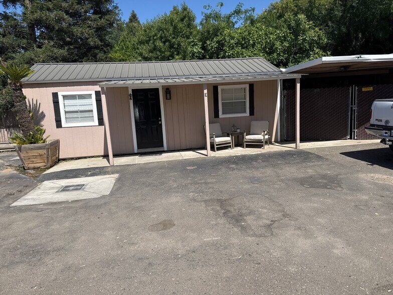 Primary Photo - 561 W Behymer Ave